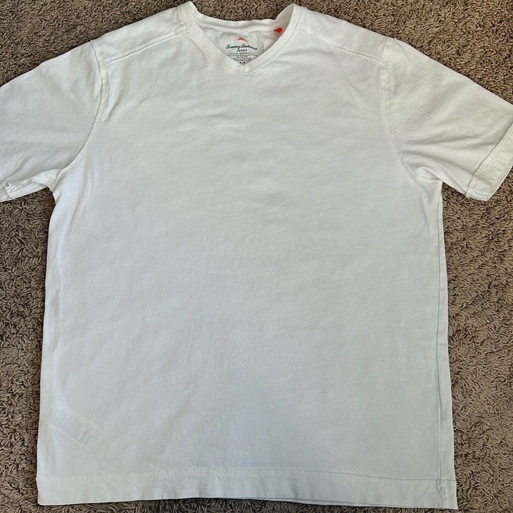 Men’s Tommy Bahama M white vneck T-shirt